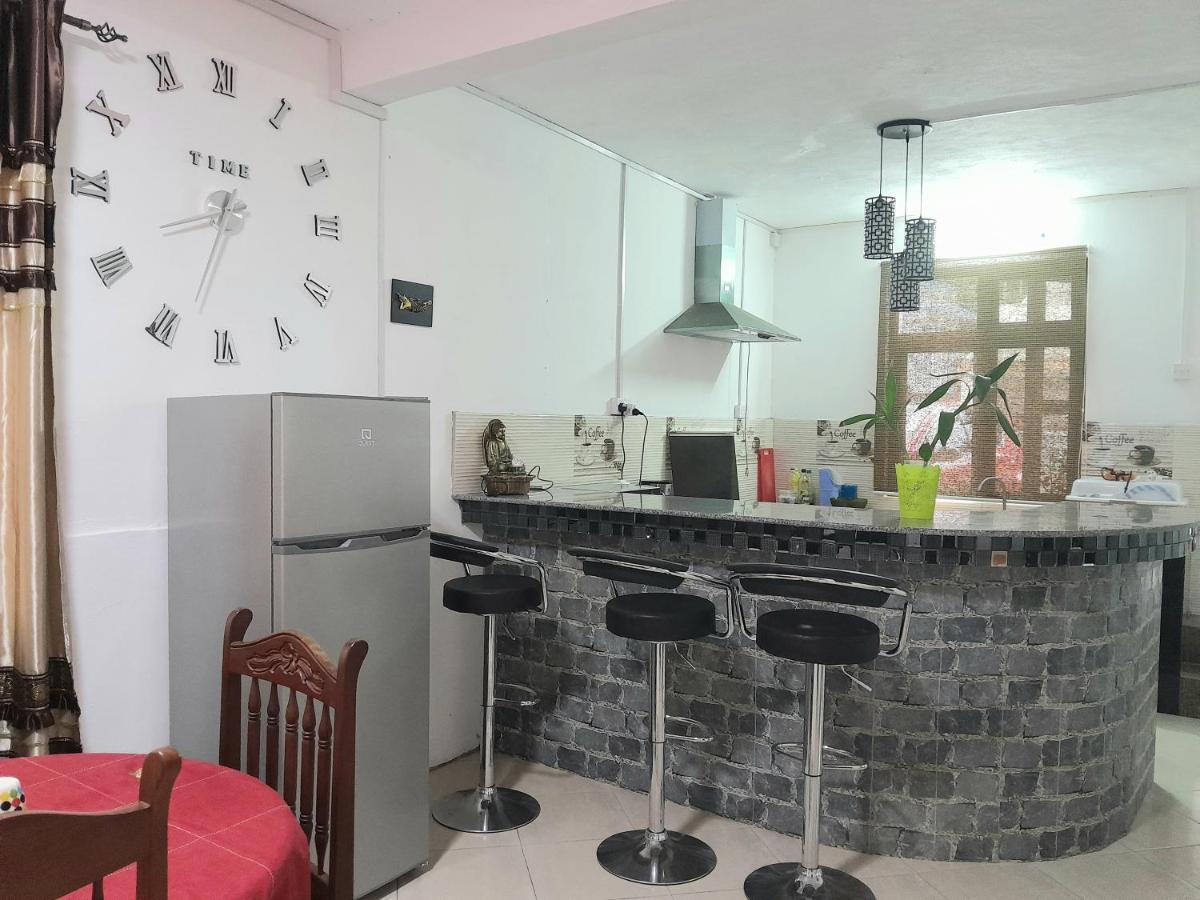 Beautiful Affordable House - 5 Minutes From The Airport And 12 Minutes To Blue Bay Beach Mon Tresor Exterior foto